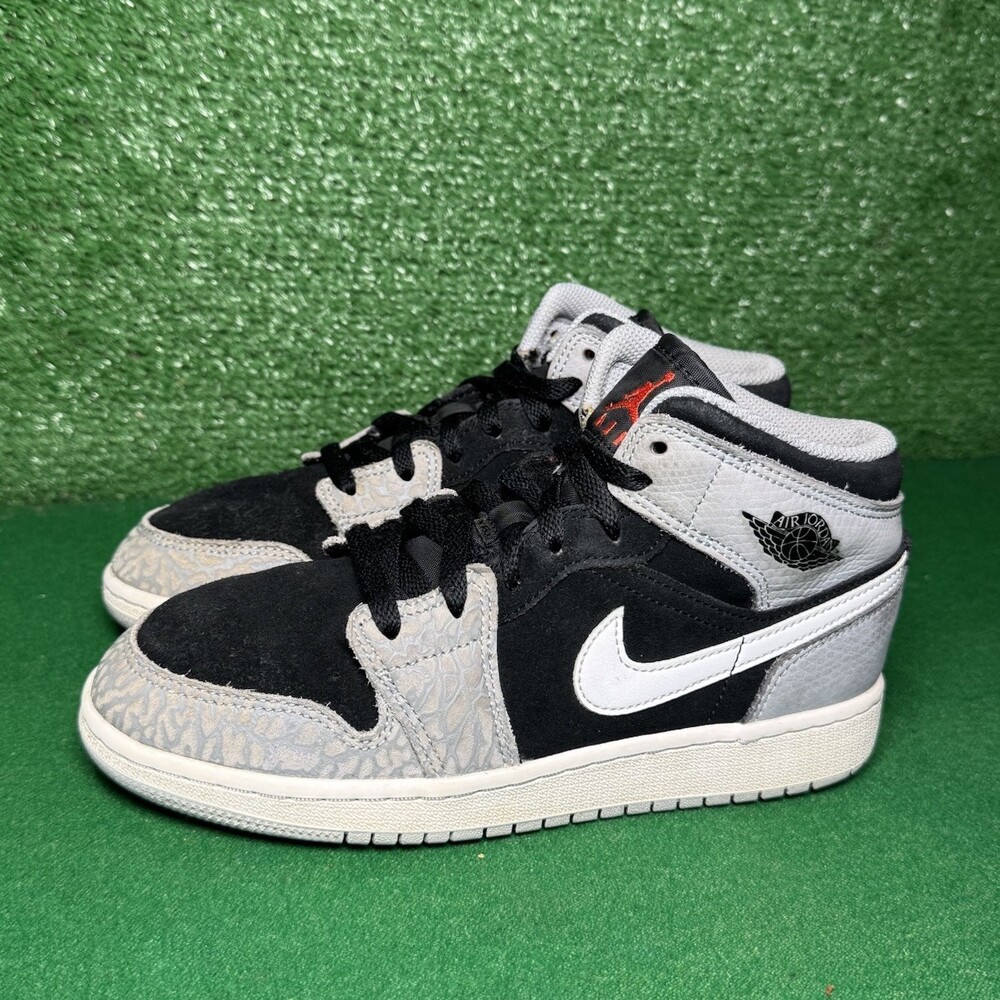 Nike Air Jordan 1 Mid SE Elephant Toe Black DM6216-016 Gradeschool Kid Size 4.5Y